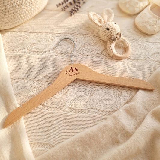 Percha madera bebé