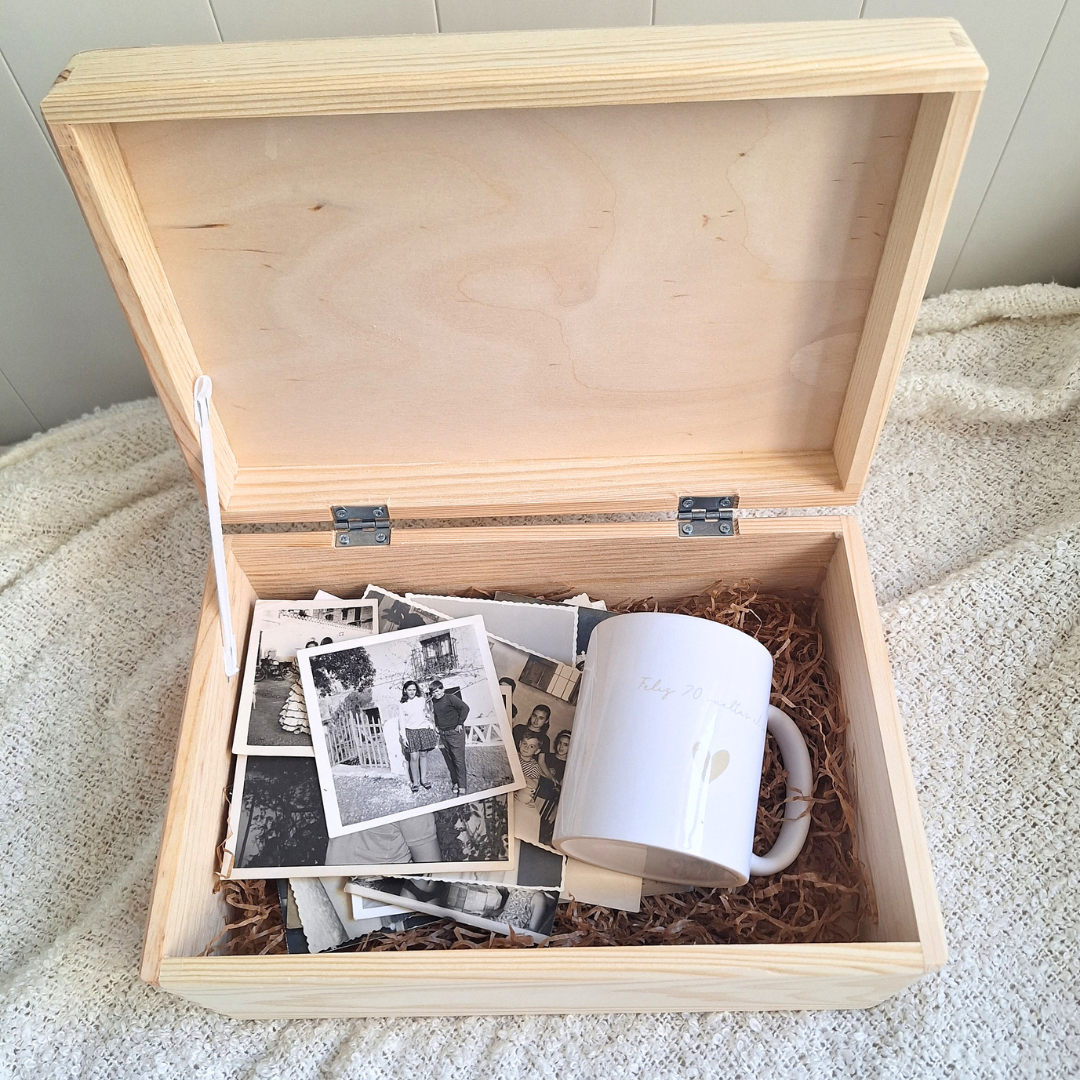 Caja madera grabada