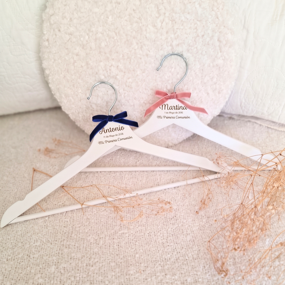 Personalized event hanger