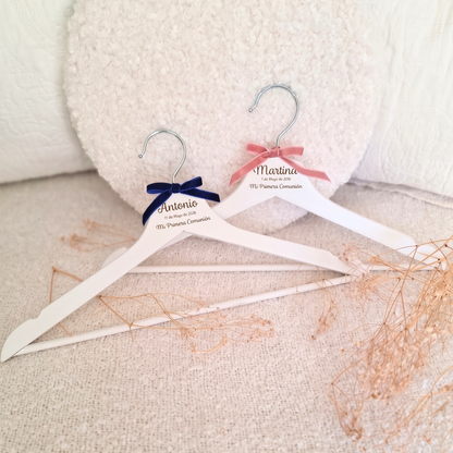 Personalized event hanger