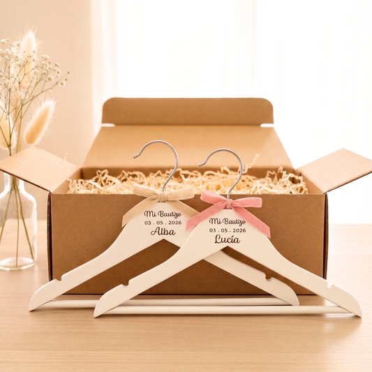 Personalized event hanger