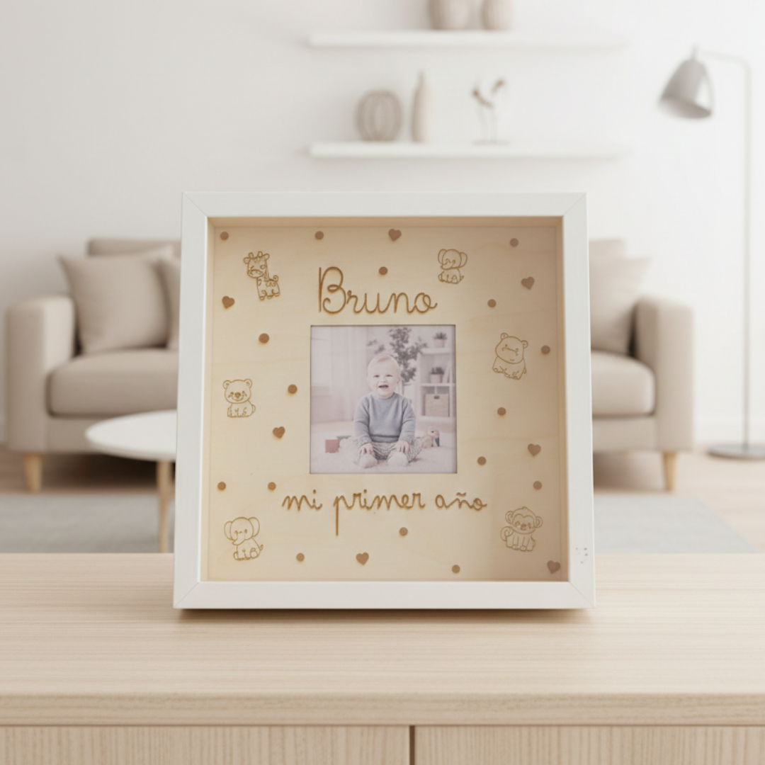 Marco de fotos especial niños grabado en madera