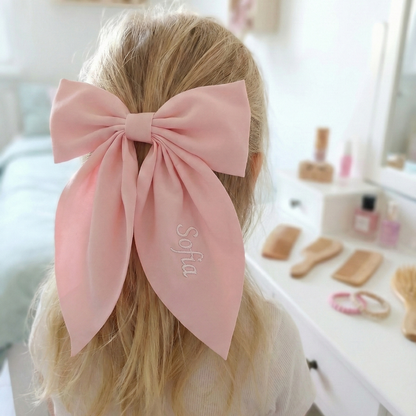 Lazo con nombre bordado