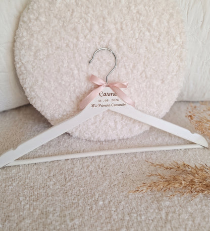 Personalized event hanger