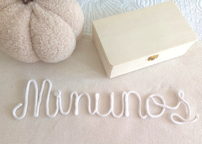 Letras tejidas decoración